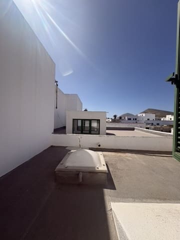 7 chambre Maison de Ville à vendre à San Bartolome avec garage - 367 000 € (Ref: 9643397)