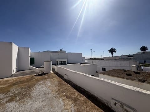 7 chambre Maison de Ville à vendre à San Bartolome avec garage - 367 000 € (Ref: 9643397)