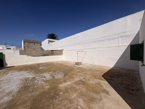 7 chambre Maison de Ville à vendre à San Bartolome avec garage - 367 000 € (Ref: 9643397)