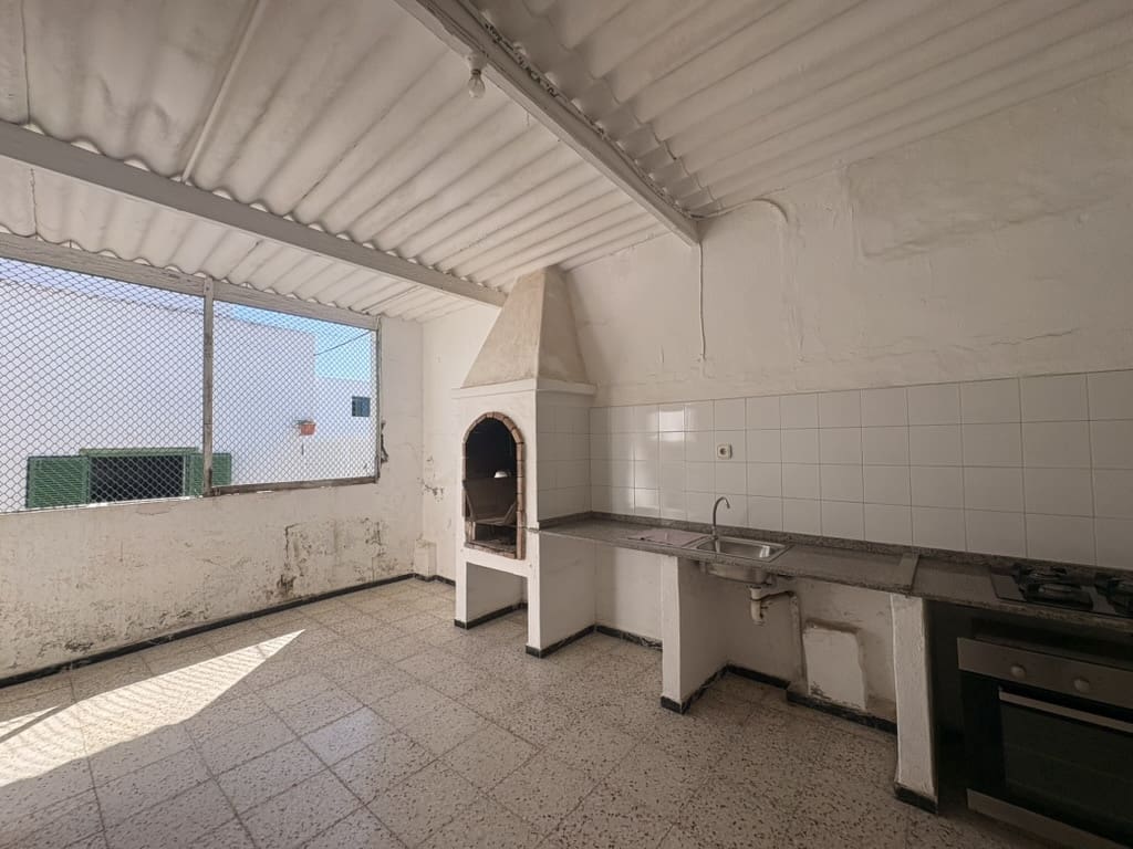 7 chambre Maison de Ville à vendre à San Bartolome avec garage - 367 000 € (Ref: 9643397)