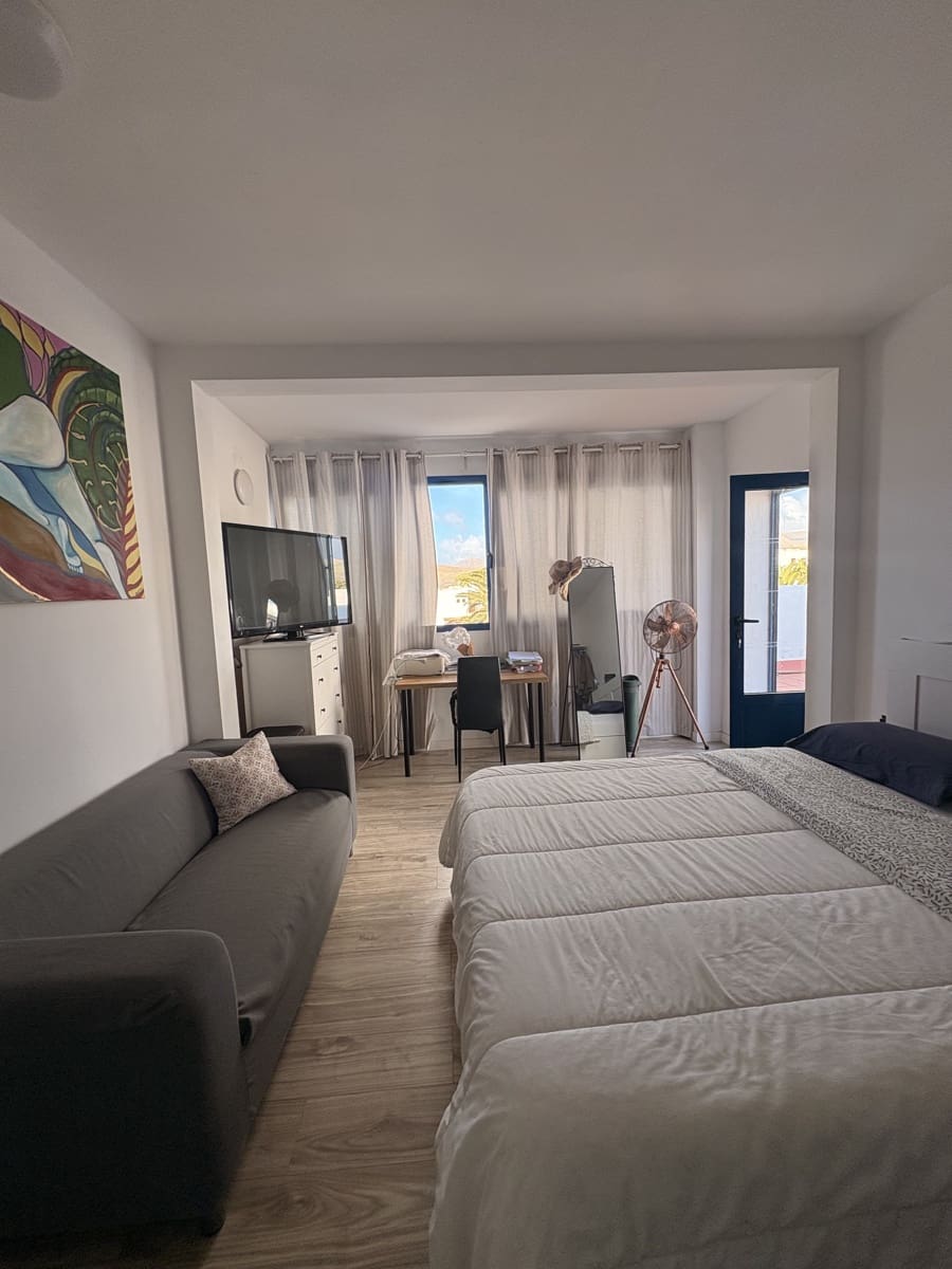 3 chambre Villa/Maison Mitoyenne à vendre à Puerto Calero avec piscine - 465 000 € (Ref: 9643398)