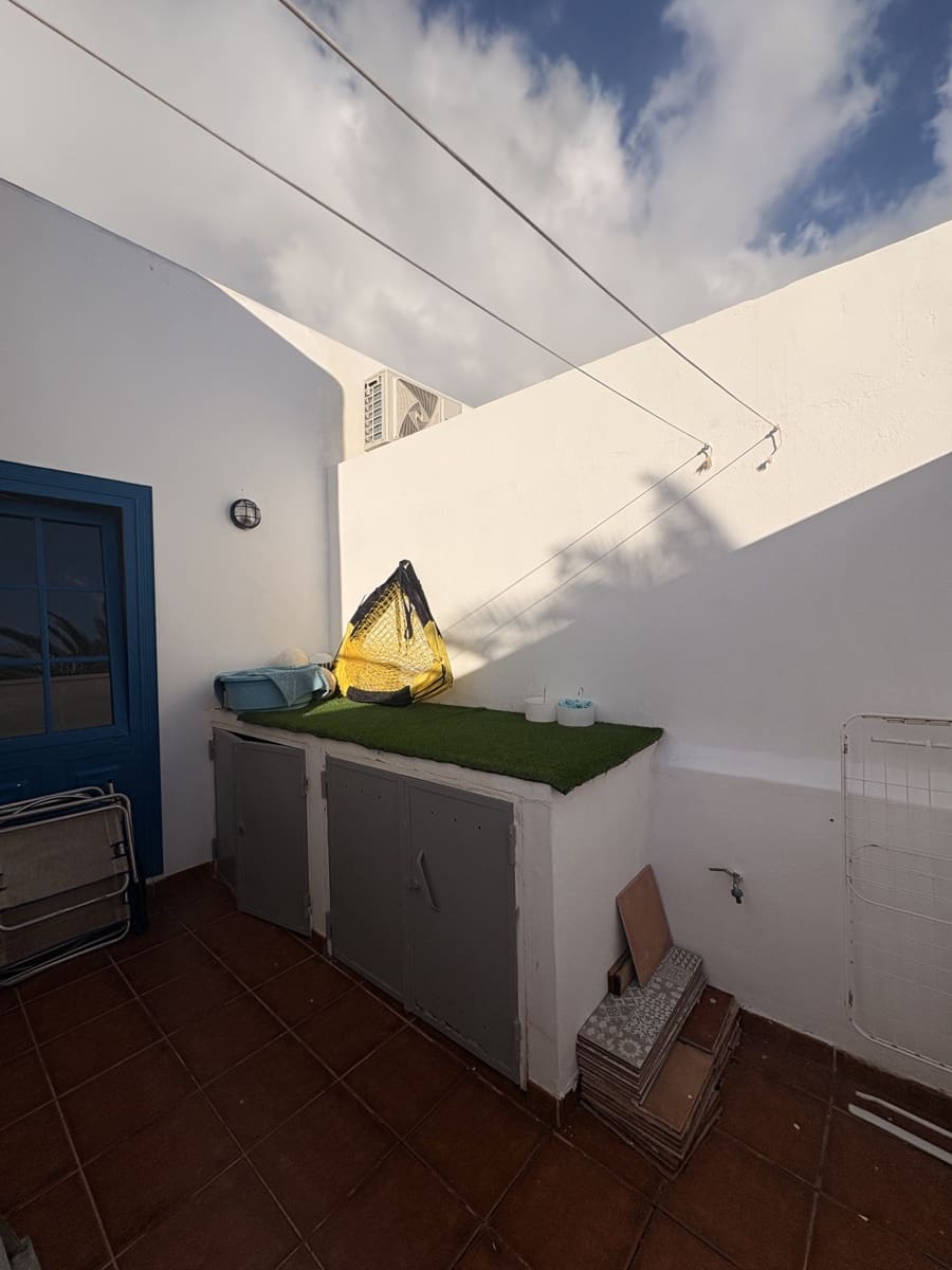 3 chambre Villa/Maison Mitoyenne à vendre à Puerto Calero avec piscine - 465 000 € (Ref: 9643398)