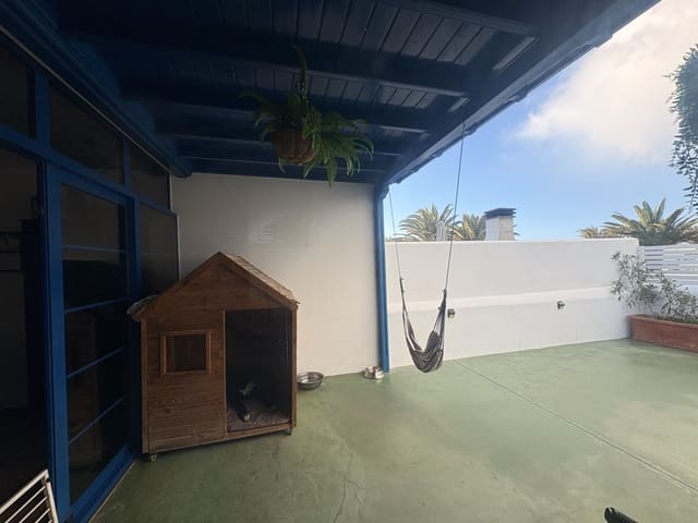 3 sypialnia Dom szeregowy na sprzedaż w Puerto Calero, Yaiza z basenem - 465 000 € (Ref: 9643398)