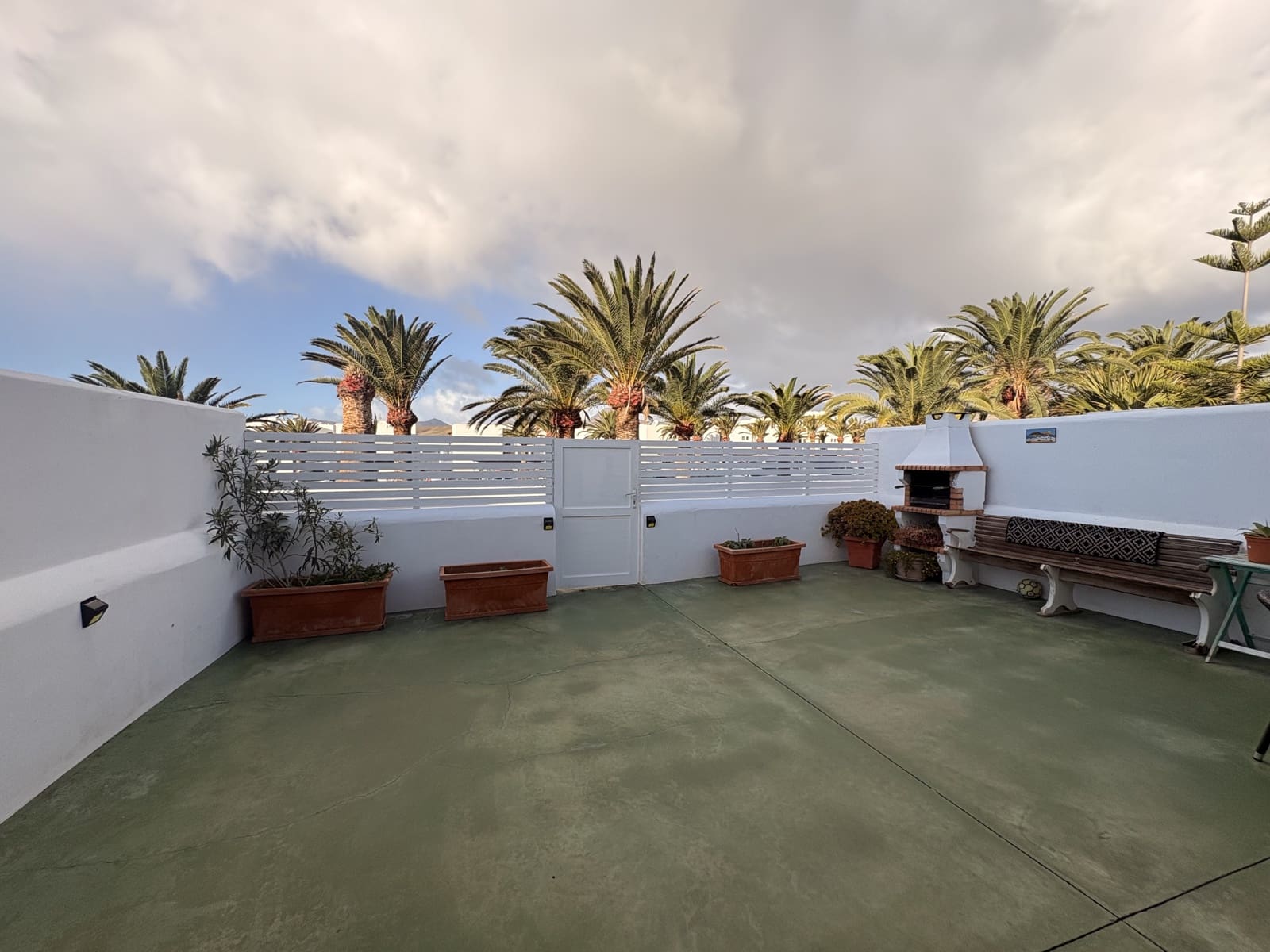 3 chambre Villa/Maison Mitoyenne à vendre à Puerto Calero avec piscine - 465 000 € (Ref: 9643398)