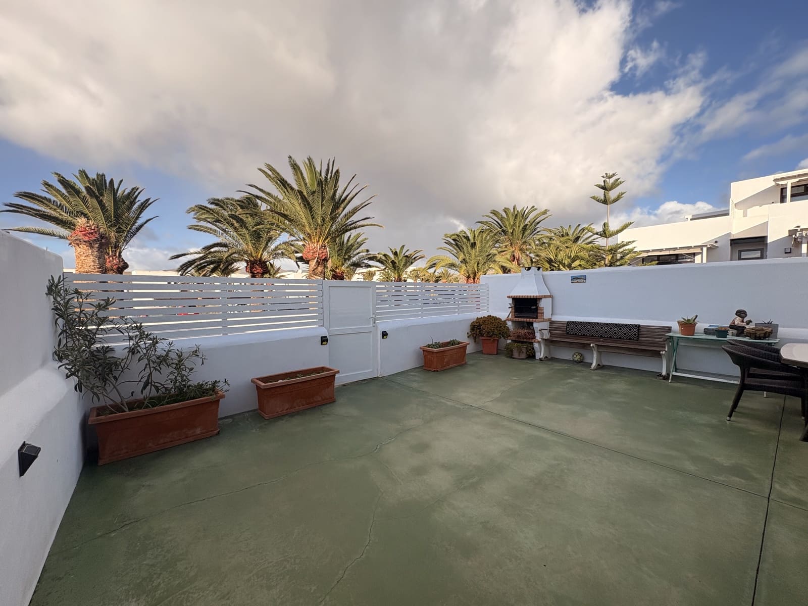 3 chambre Villa/Maison Mitoyenne à vendre à Puerto Calero avec piscine - 465 000 € (Ref: 9643398)