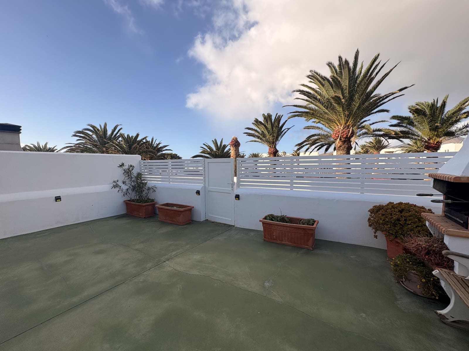 3 chambre Villa/Maison Mitoyenne à vendre à Puerto Calero avec piscine - 465 000 € (Ref: 9643398)