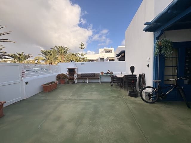 3 sypialnia Dom szeregowy na sprzedaż w Puerto Calero, Yaiza z basenem - 465 000 € (Ref: 9643398)