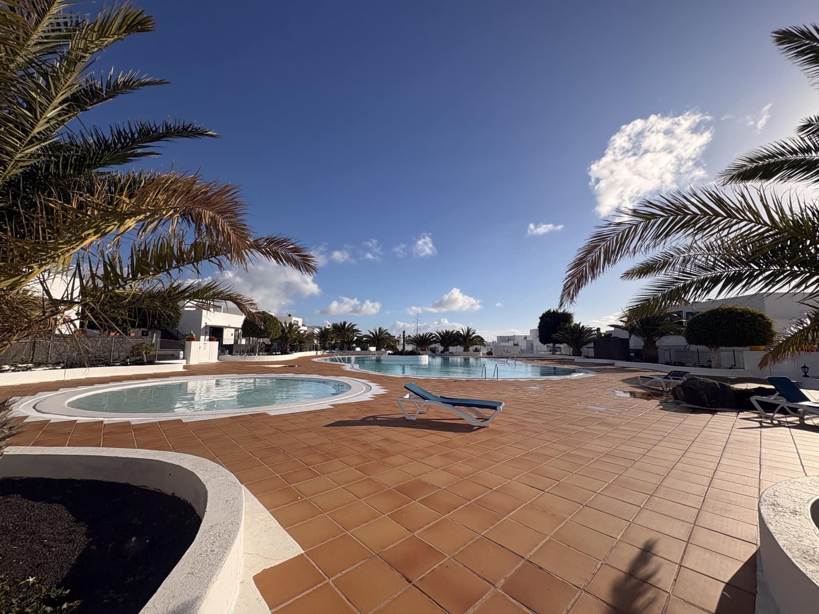 3 chambre Villa/Maison Mitoyenne à vendre à Puerto Calero avec piscine - 465 000 € (Ref: 9643398)