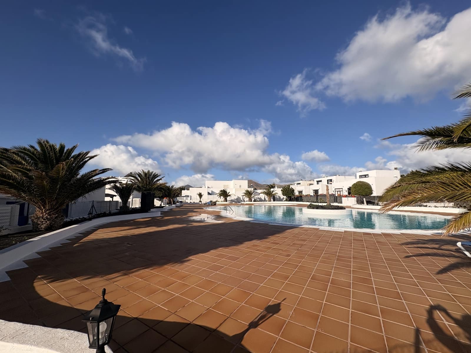 3 chambre Villa/Maison Mitoyenne à vendre à Puerto Calero avec piscine - 465 000 € (Ref: 9643398)