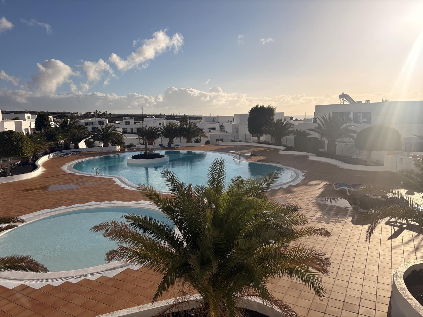 3 chambre Villa/Maison Mitoyenne à vendre à Puerto Calero avec piscine - 465 000 € (Ref: 9643398)