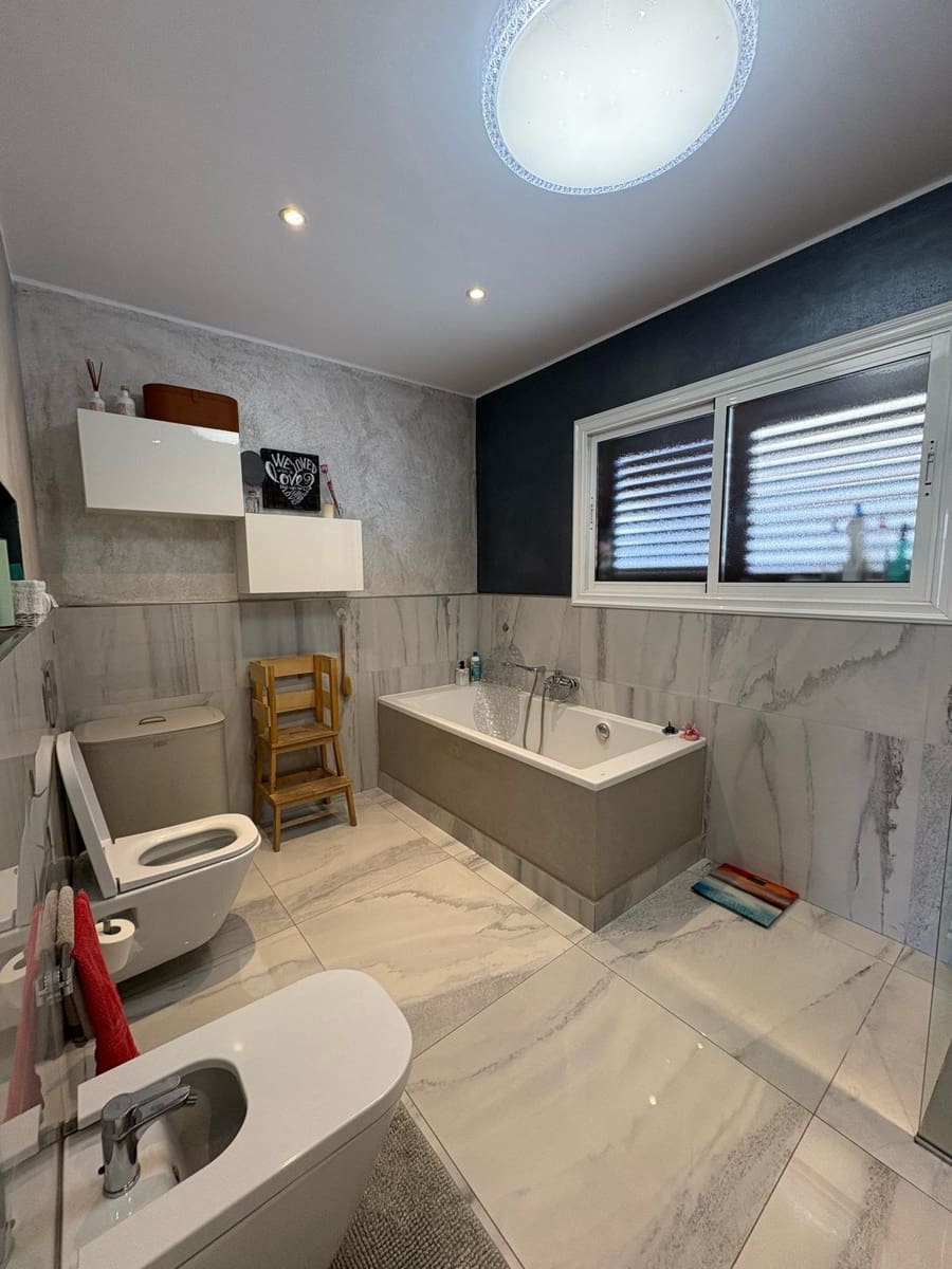 4 soveværelse Rækkehus til salg i Playa Honda med swimmingpool garage - € 499.000 (Ref: 9643516)