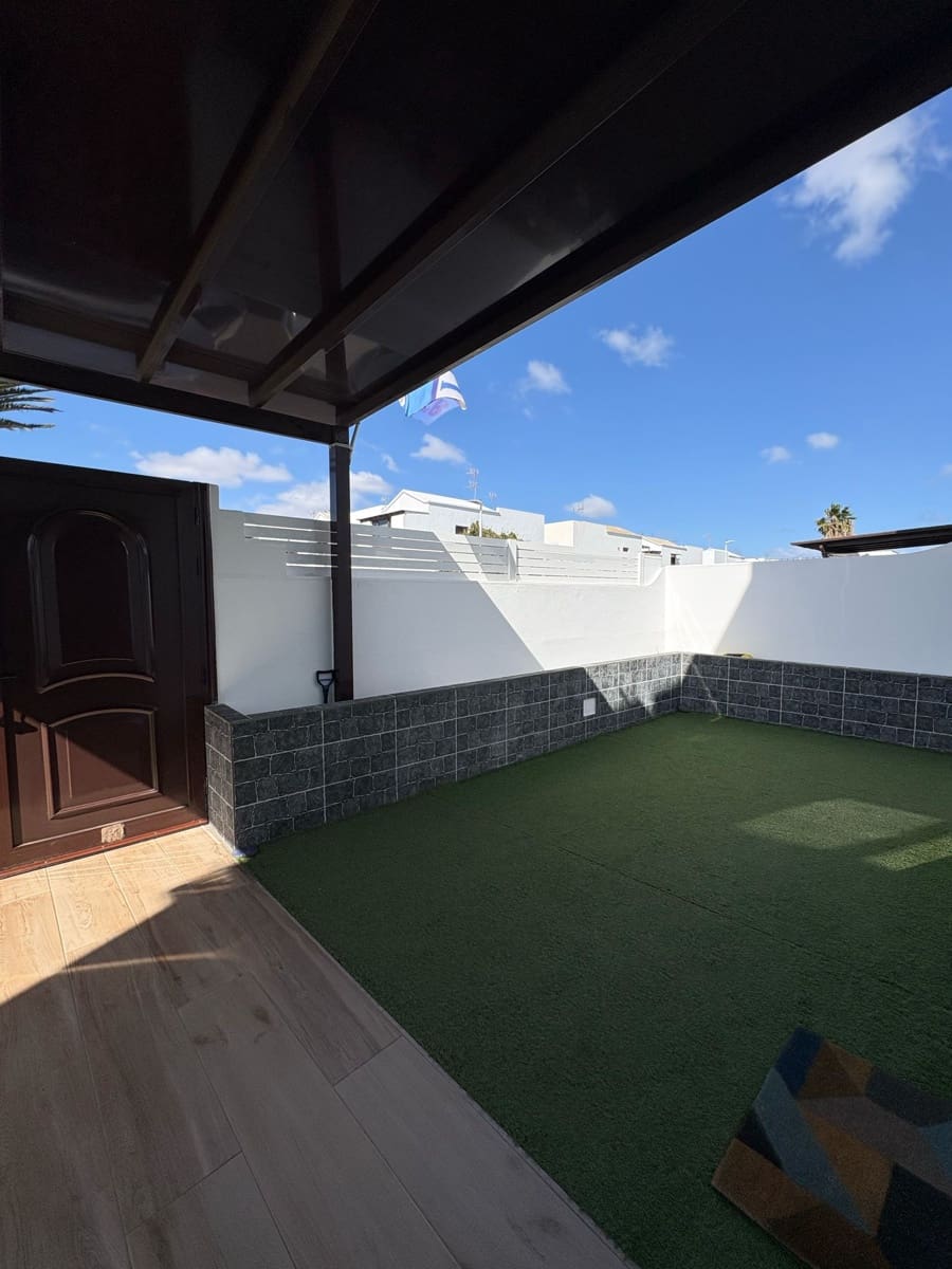 4 soveværelse Rækkehus til salg i Playa Honda med swimmingpool garage - € 499.000 (Ref: 9643516)