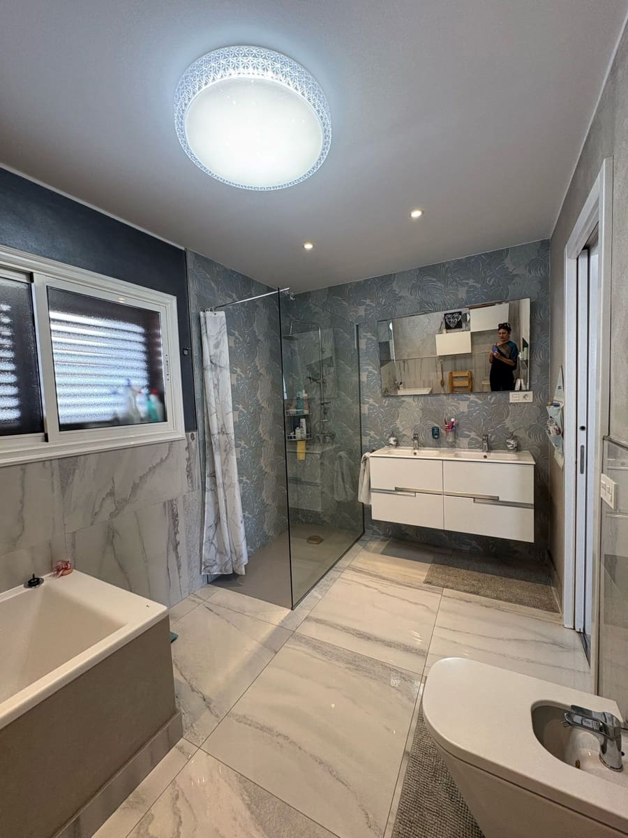 4 soveværelse Rækkehus til salg i Playa Honda med swimmingpool garage - € 499.000 (Ref: 9643516)