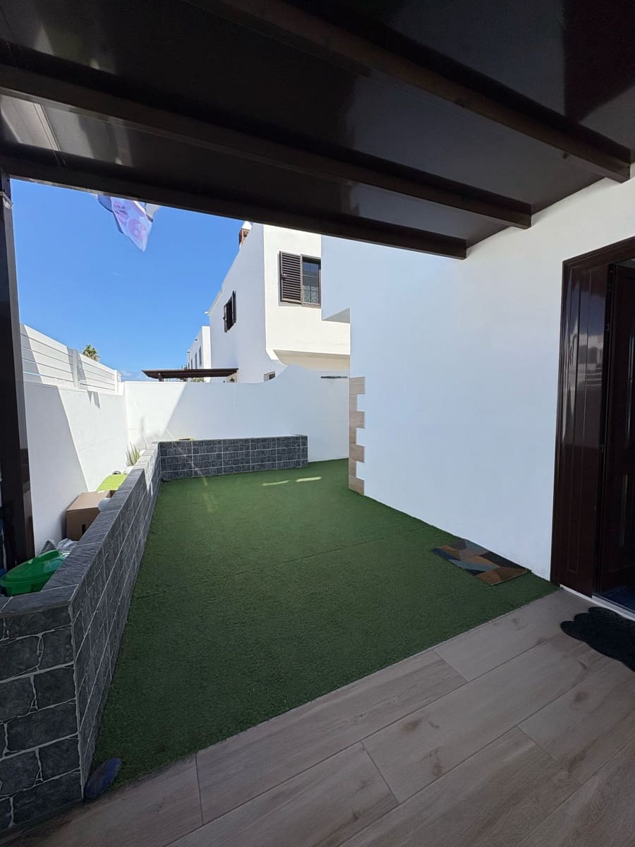 4 soveværelse Rækkehus til salg i Playa Honda med swimmingpool garage - € 499.000 (Ref: 9643516)