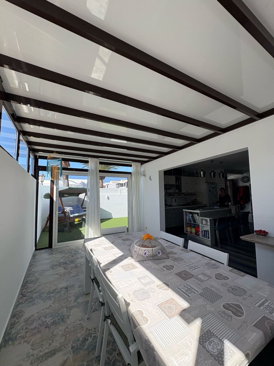 4 soveværelse Rækkehus til salg i Playa Honda med swimmingpool garage - € 499.000 (Ref: 9643516)