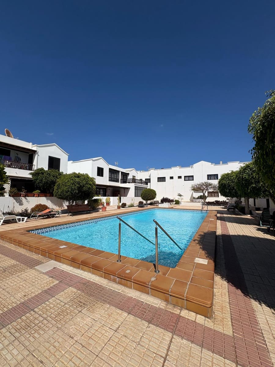 4 soveværelse Rækkehus til salg i Playa Honda med swimmingpool garage - € 499.000 (Ref: 9643516)