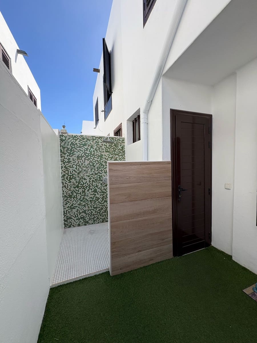 4 soveværelse Rækkehus til salg i Playa Honda med swimmingpool garage - € 499.000 (Ref: 9643516)