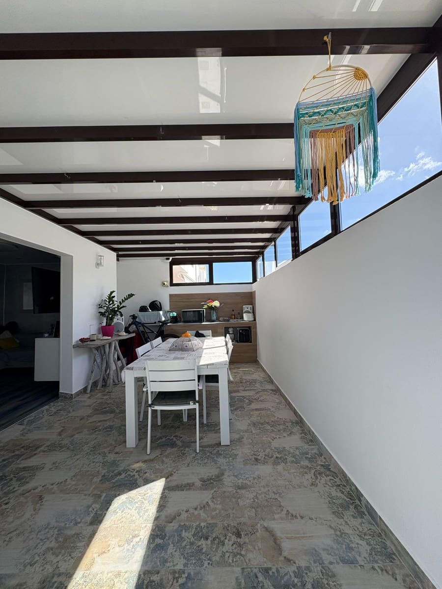 4 soveværelse Rækkehus til salg i Playa Honda med swimmingpool garage - € 499.000 (Ref: 9643516)