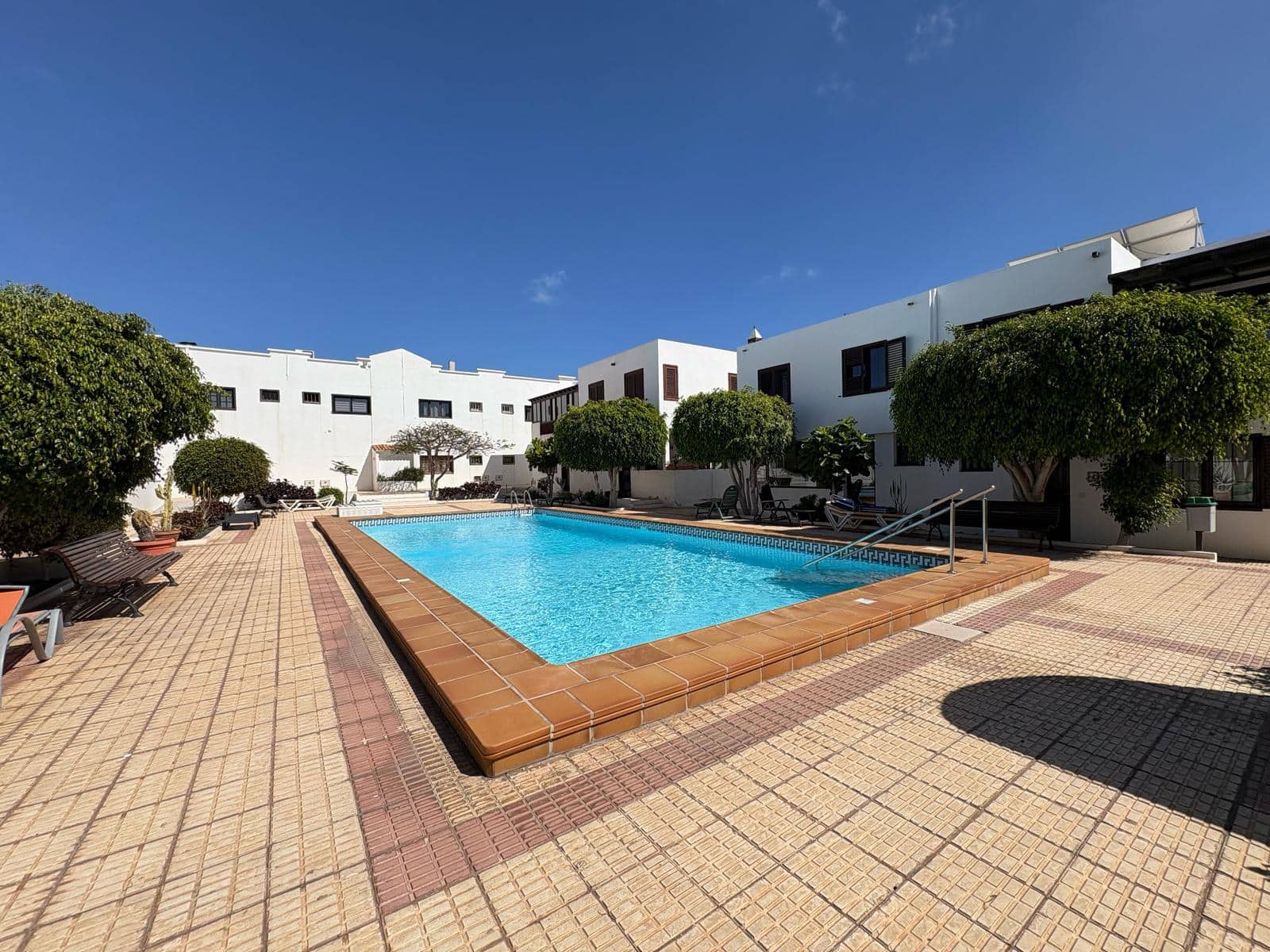 4 soveværelse Rækkehus til salg i Playa Honda med swimmingpool garage - € 499.000 (Ref: 9643516)