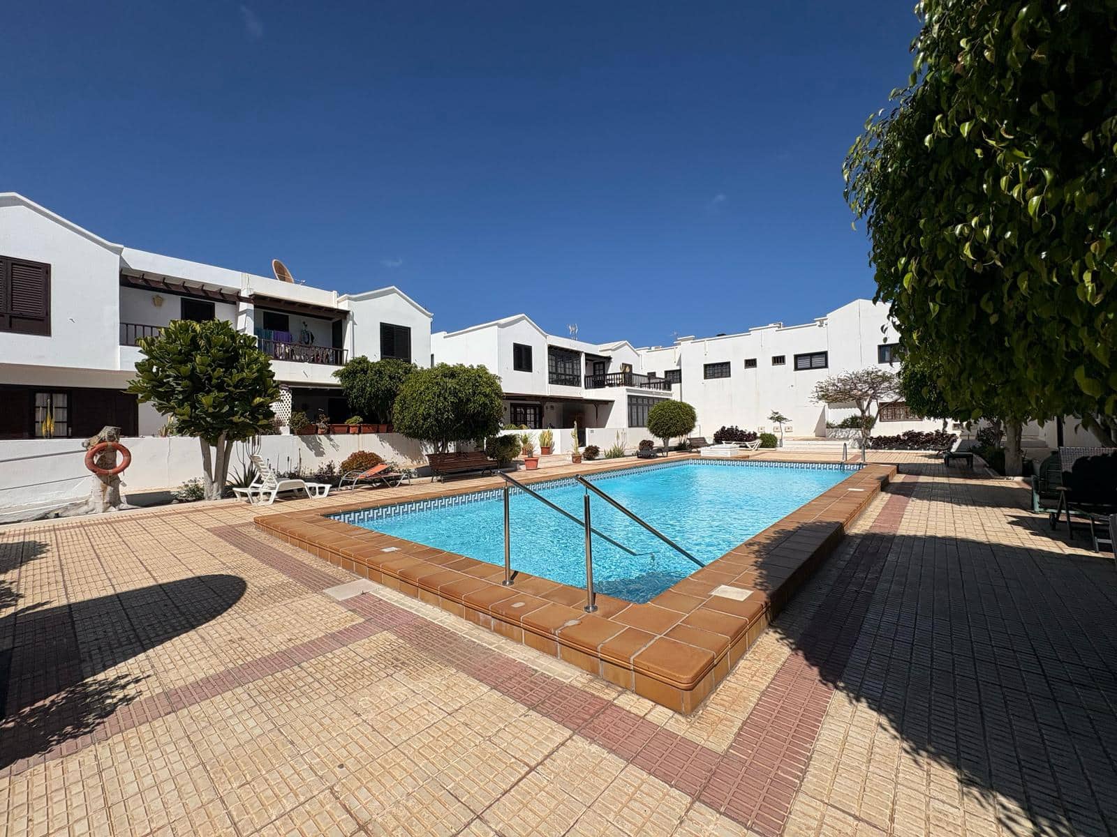 4 soveværelse Rækkehus til salg i Playa Honda med swimmingpool garage - € 499.000 (Ref: 9643516)