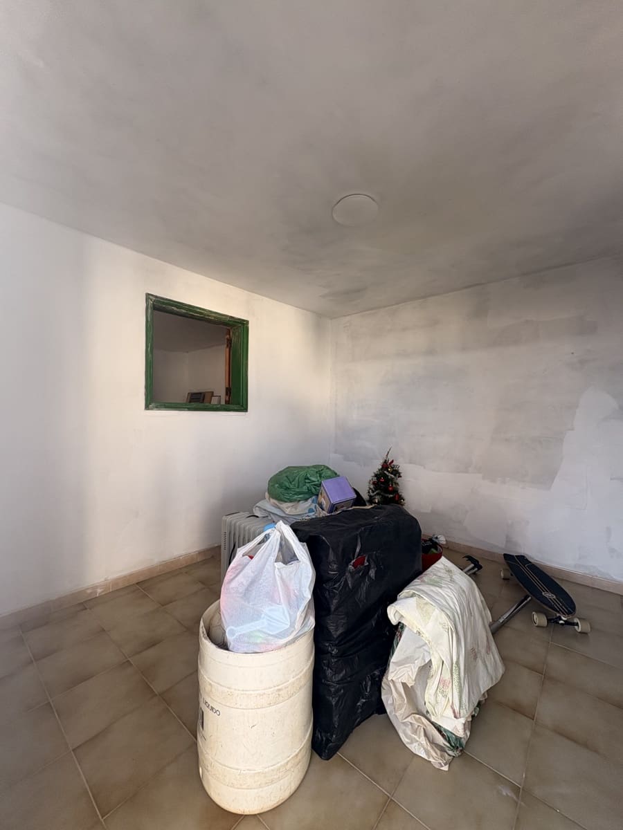 5 makuuhuone Omakotitalo myytävänä paikassa Tinajo mukana 
autotalli - 450 000 € (Ref: 9645425)