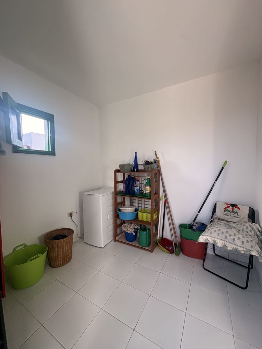 5 makuuhuone Omakotitalo myytävänä paikassa Tinajo mukana 
autotalli - 450 000 € (Ref: 9645425)