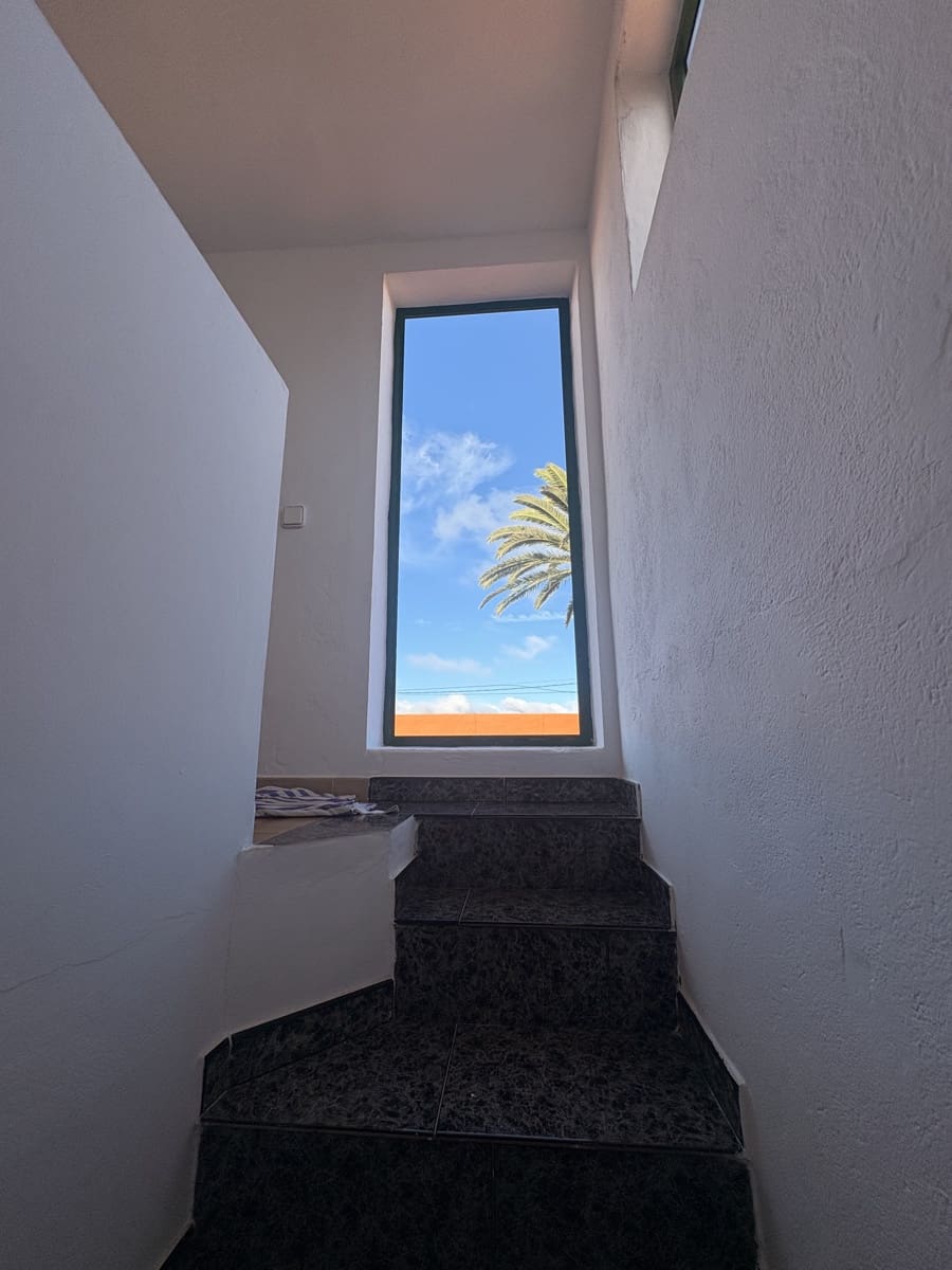 5 makuuhuone Omakotitalo myytävänä paikassa Tinajo mukana 
autotalli - 450 000 € (Ref: 9645425)