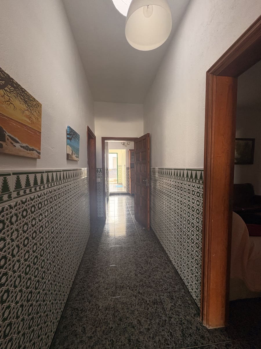 5 makuuhuone Omakotitalo myytävänä paikassa Tinajo mukana 
autotalli - 450 000 € (Ref: 9645425)