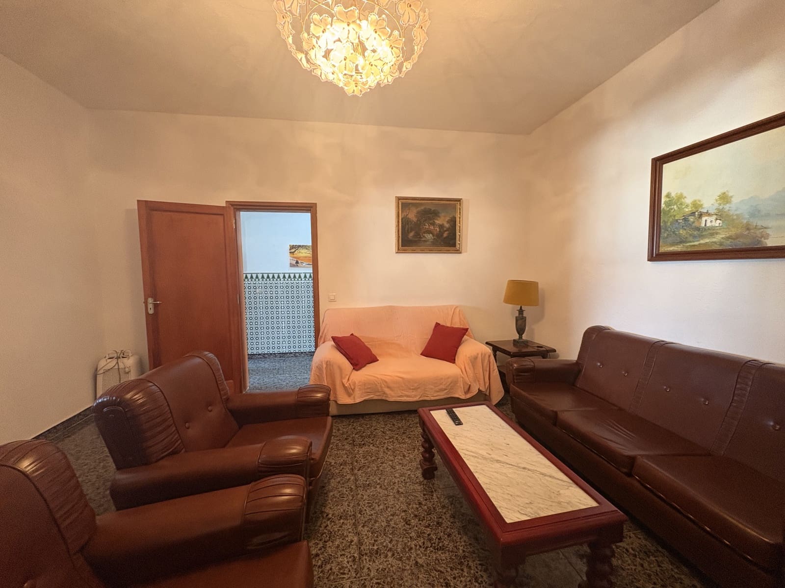 5 makuuhuone Omakotitalo myytävänä paikassa Tinajo mukana 
autotalli - 450 000 € (Ref: 9645425)