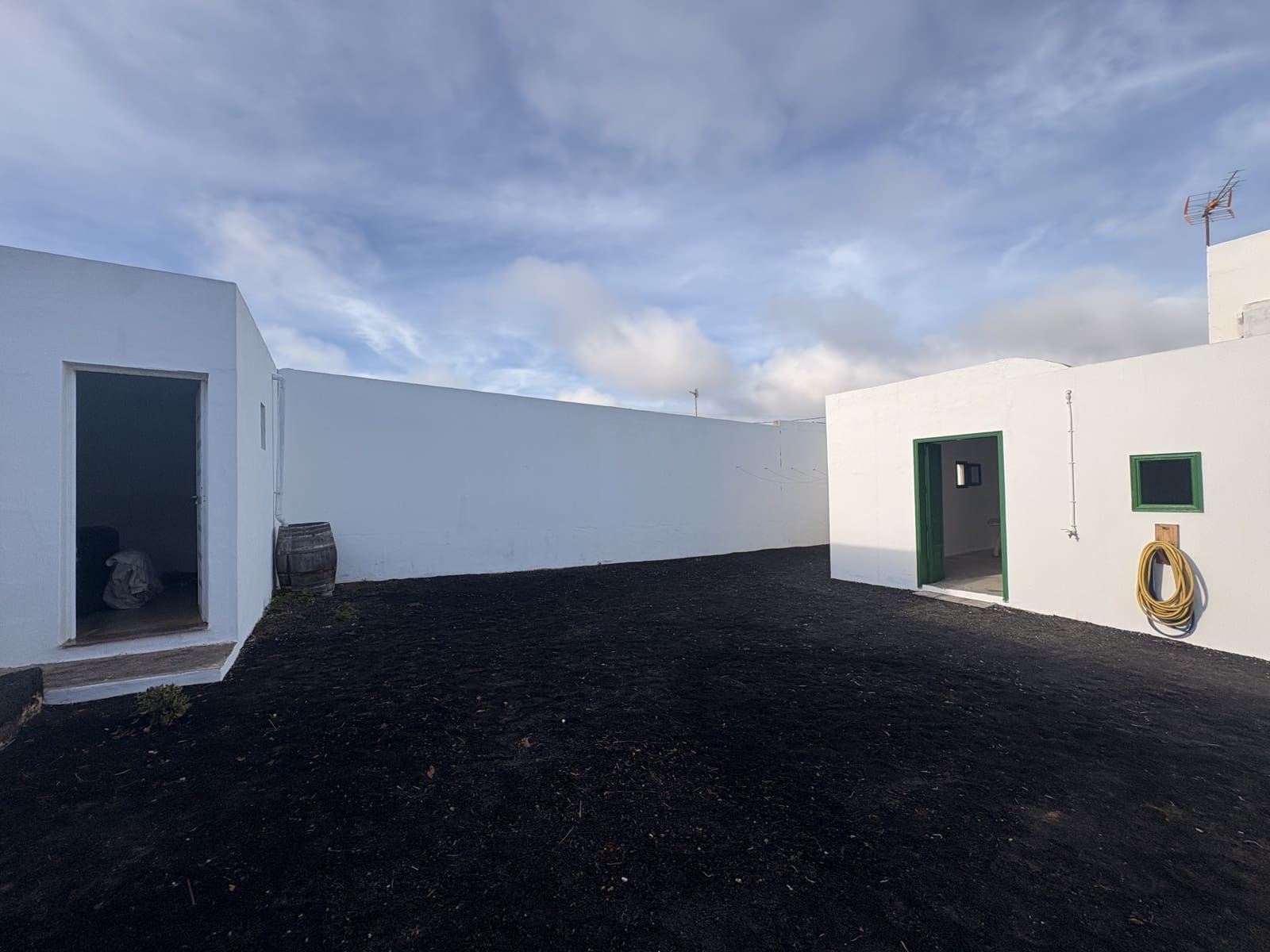 5 makuuhuone Omakotitalo myytävänä paikassa Tinajo mukana 
autotalli - 450 000 € (Ref: 9645425)