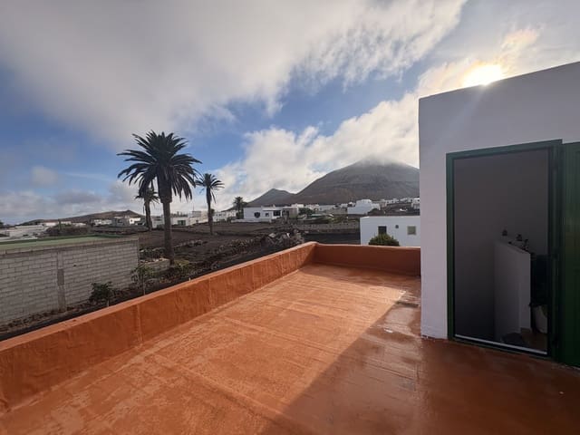 5 makuuhuone Omakotitalo myytävänä paikassa Tinajo - 450 000 € (Ref: 9645425)