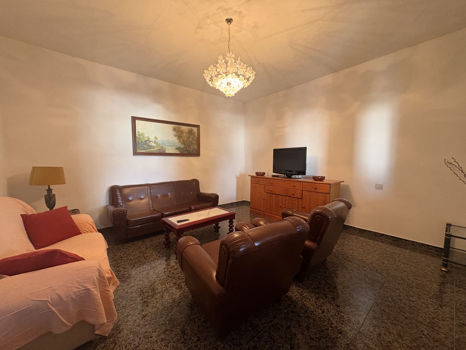 5 makuuhuone Omakotitalo myytävänä paikassa Tinajo mukana 
autotalli - 450 000 € (Ref: 9645425)