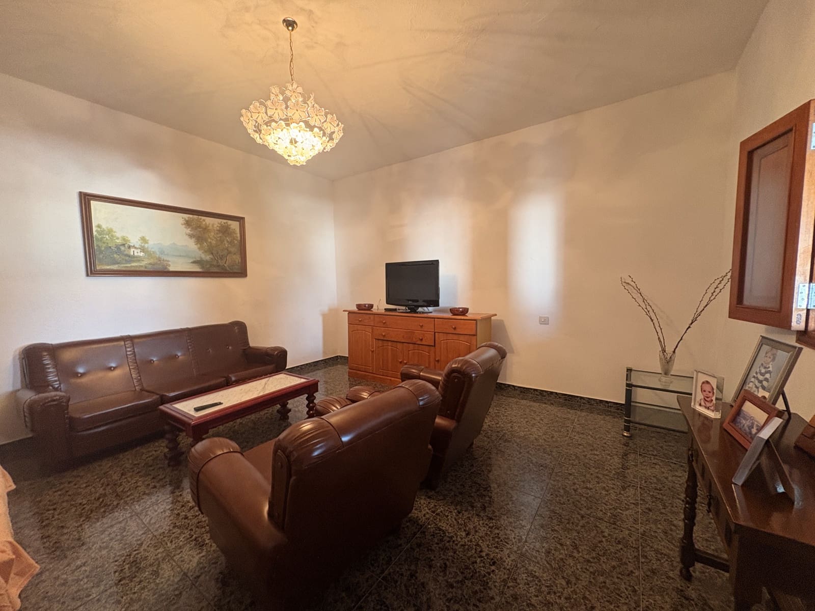 5 makuuhuone Omakotitalo myytävänä paikassa Tinajo mukana 
autotalli - 450 000 € (Ref: 9645425)