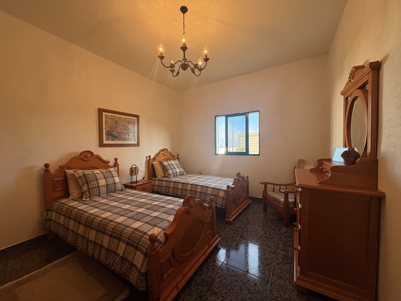 5 makuuhuone Omakotitalo myytävänä paikassa Tinajo mukana 
autotalli - 450 000 € (Ref: 9645425)