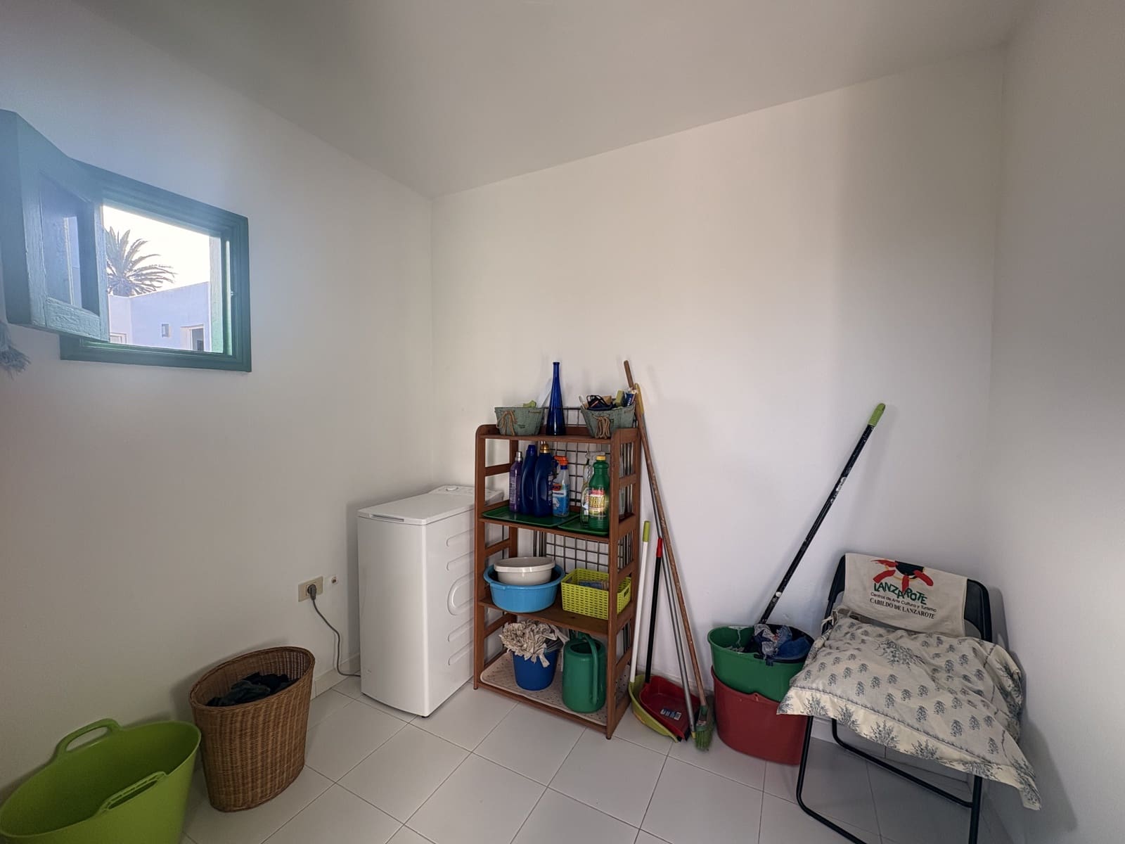 5 makuuhuone Omakotitalo myytävänä paikassa Tinajo mukana 
autotalli - 450 000 € (Ref: 9645425)