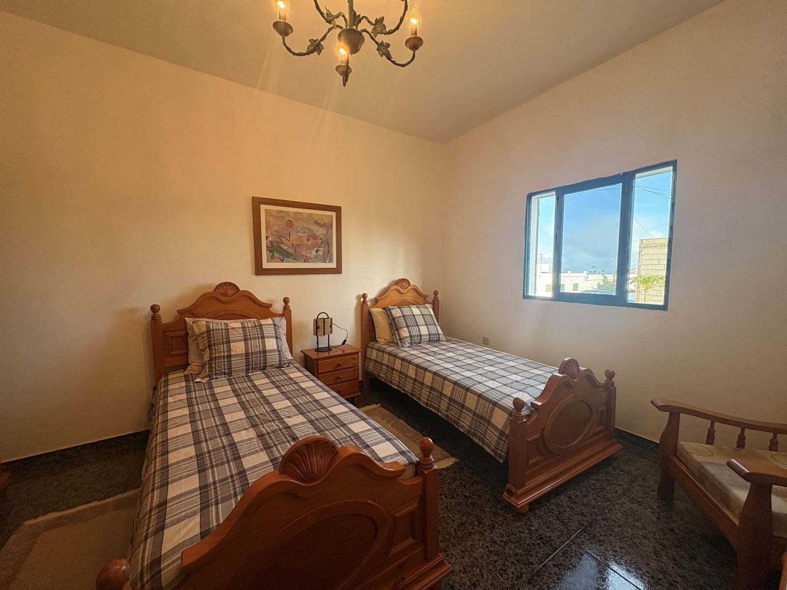 5 makuuhuone Omakotitalo myytävänä paikassa Tinajo mukana 
autotalli - 450 000 € (Ref: 9645425)