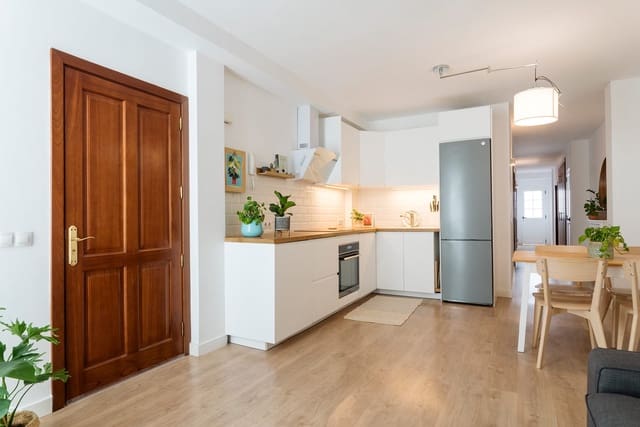 3 chambre Appartement à vendre à Arrecife - 220 000 € (Ref: 9650332)