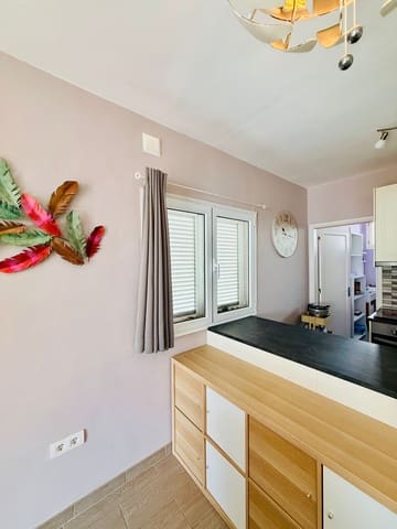 2 slaapkamer Flat te koop in Puerto del Carmen, Tías met zwembad - € 330.000 (Ref: 9660572)