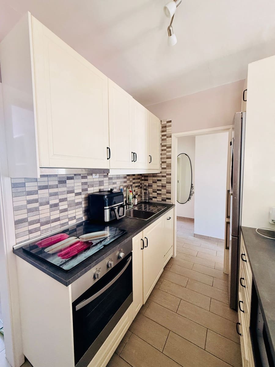 2 slaapkamer Flat te koop in Puerto del Carmen met zwembad - € 330.000 (Ref: 9660572)