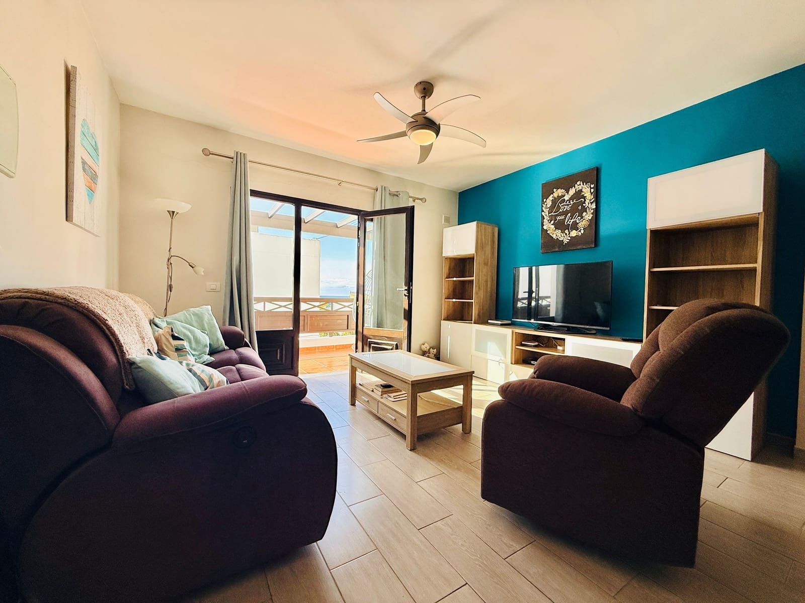 2 slaapkamer Flat te koop in Puerto del Carmen met zwembad - € 330.000 (Ref: 9660572)