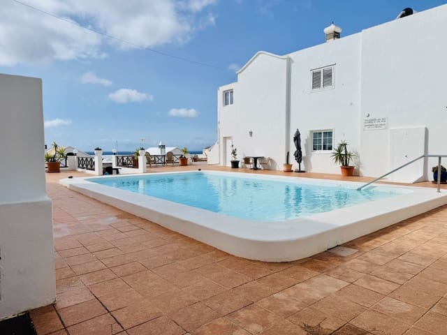 2 slaapkamer Flat te koop in Puerto del Carmen, Tías met zwembad - € 330.000 (Ref: 9660572)