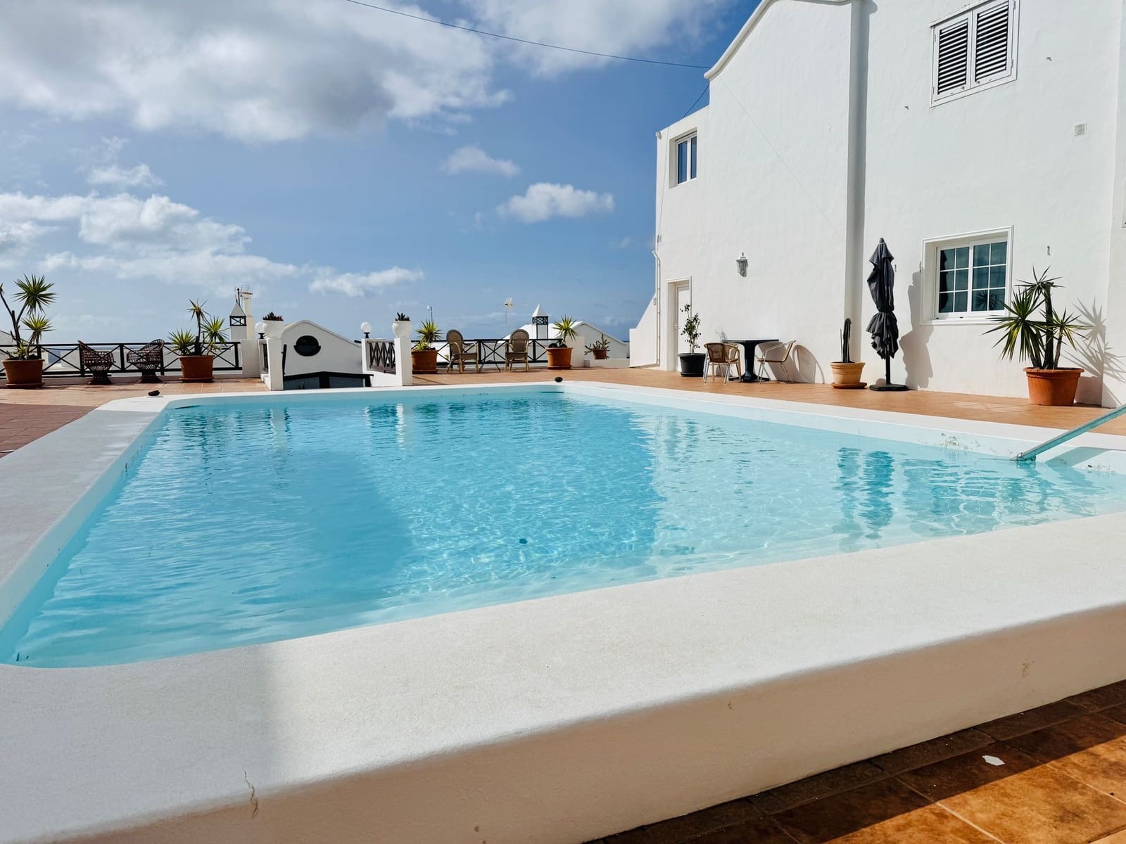 2 slaapkamer Flat te koop in Puerto del Carmen met zwembad - € 330.000 (Ref: 9660572)