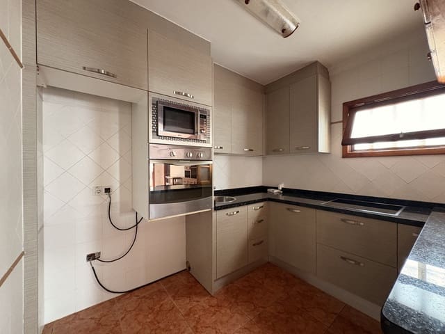 2 soveværelse Lejlighed til salg i Puerto del Carmen, Tías - € 270.000 (Ref: 9663324)