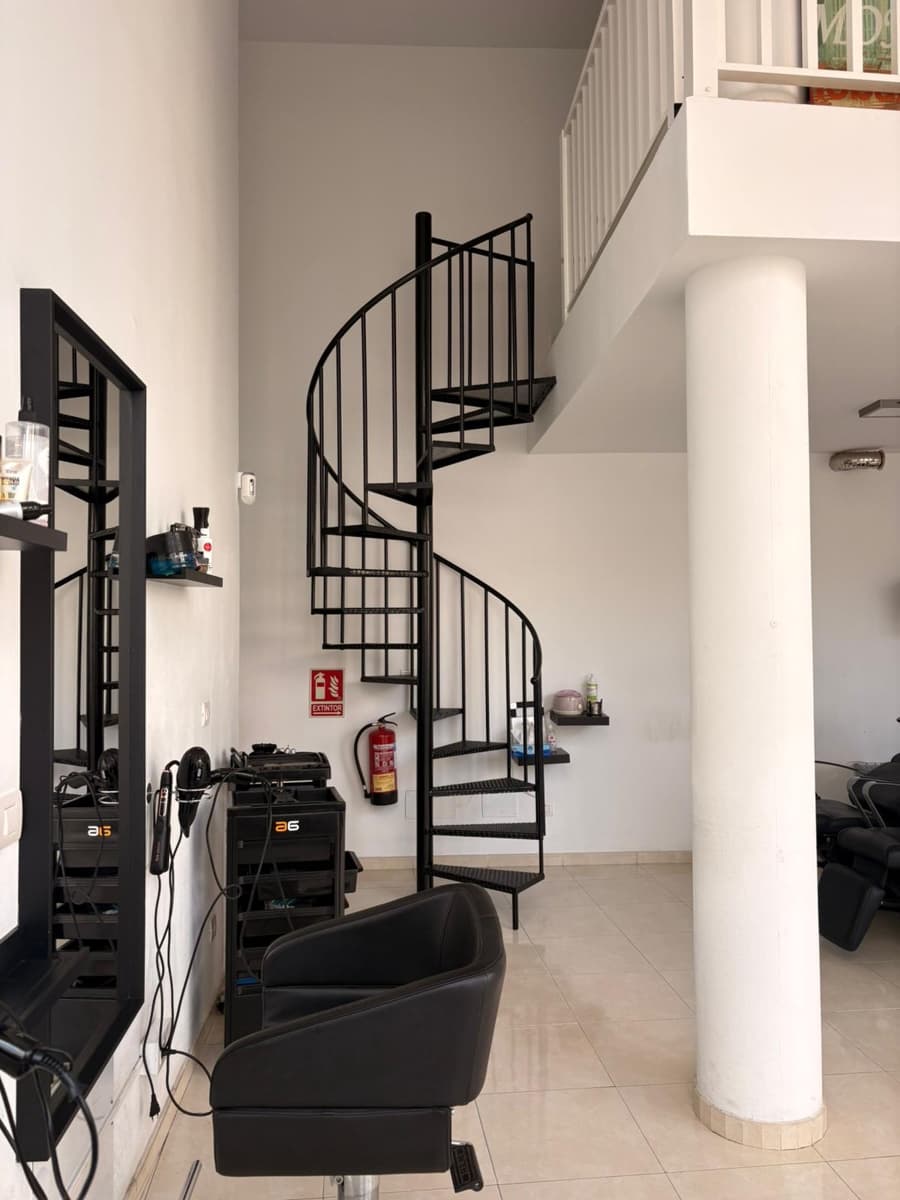 Commercial for sale in Arrecife - € 155,000 (Ref: 9663326)