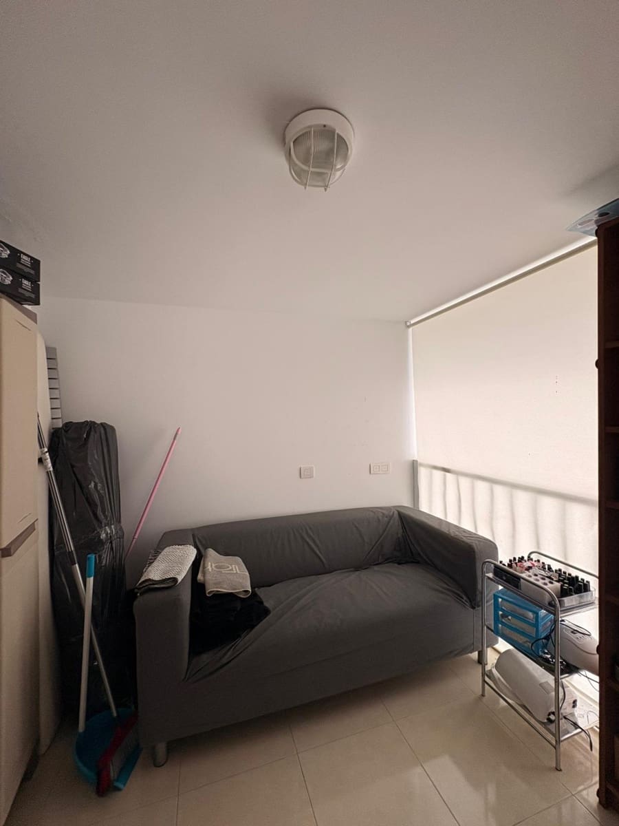 Commercial for sale in Arrecife - € 155,000 (Ref: 9663326)