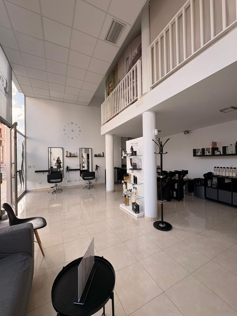 Commercial for sale in Arrecife - € 155,000 (Ref: 9663326)