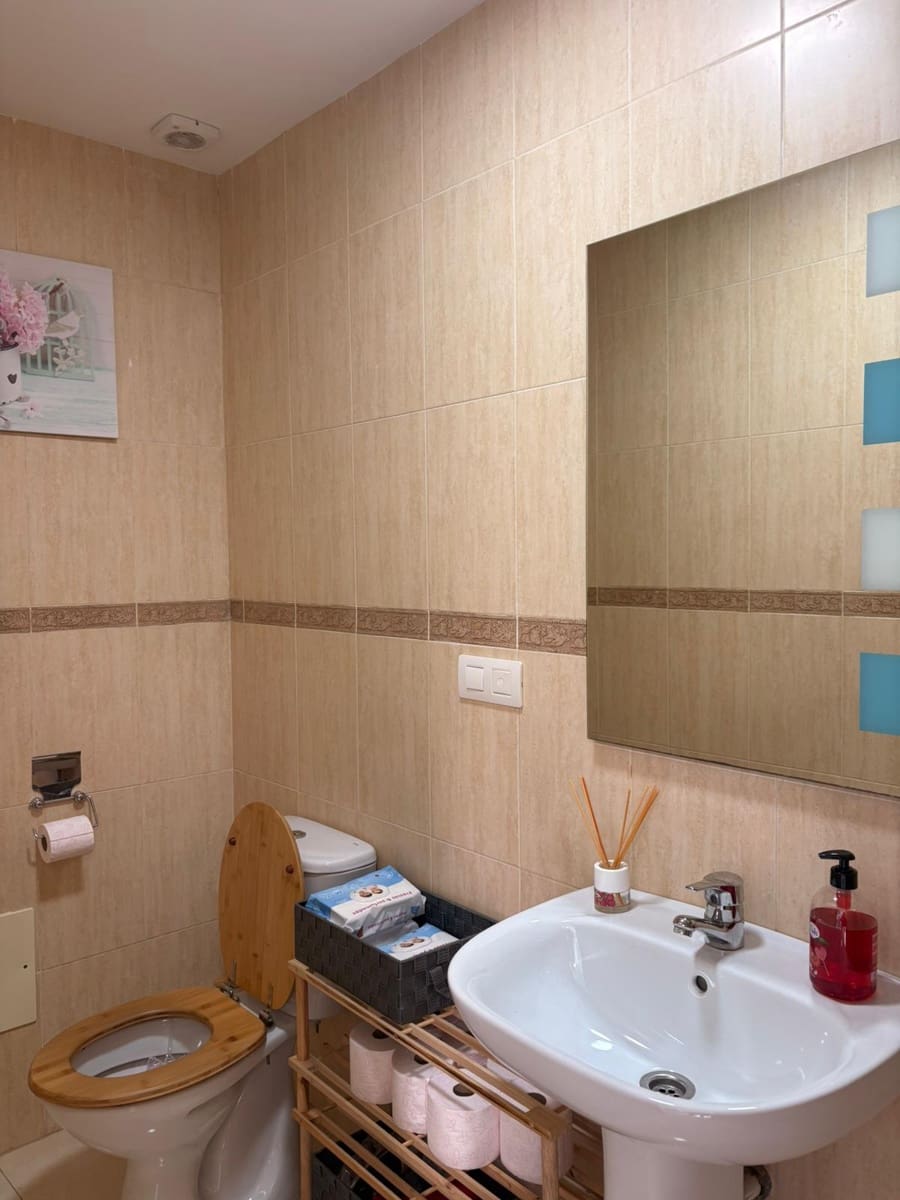 Commercial for sale in Arrecife - € 155,000 (Ref: 9663326)