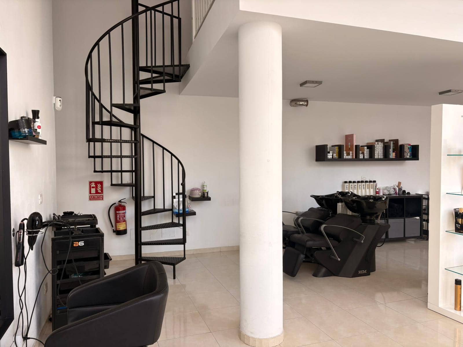 Commercial for sale in Arrecife - € 155,000 (Ref: 9663326)