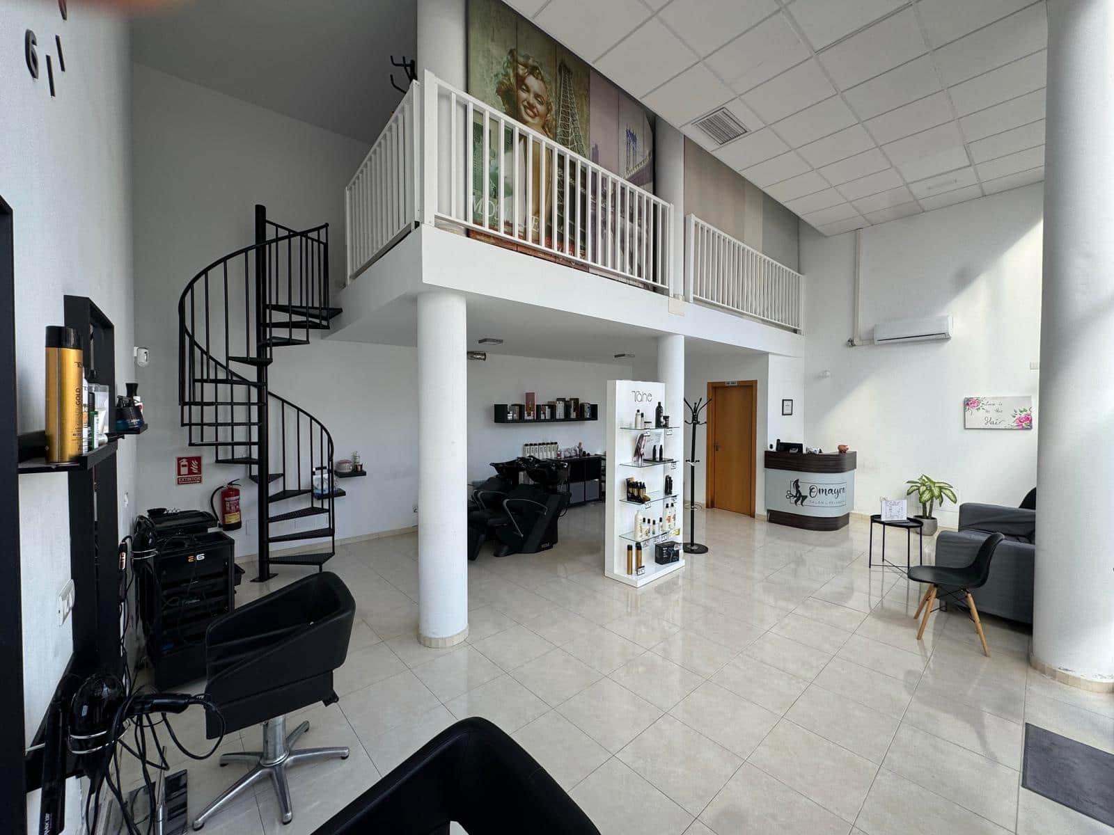 Commercial for sale in Arrecife - € 155,000 (Ref: 9663326)