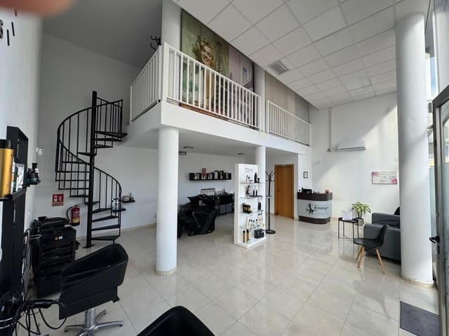 Erhverv til salg i Arrecife - € 155.000 (Ref: 9663326)